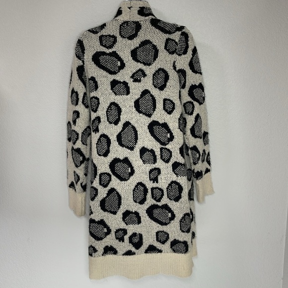 Guess Women's Long Animal Print Duster Cardigan Sweater Size Medium M - Picture 4 of 7